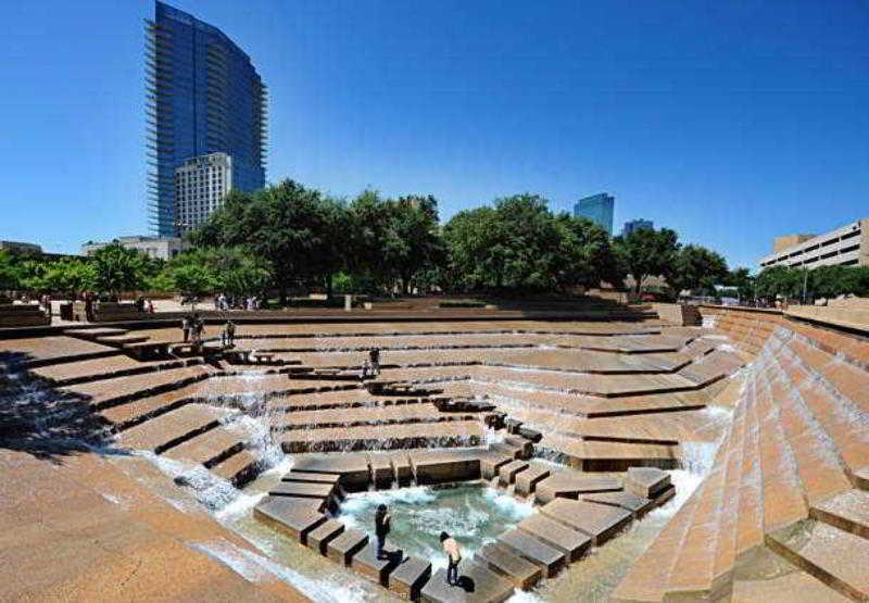 Courtyard By Marriott Dallas Arlington Entertainment District Εξωτερικό φωτογραφία