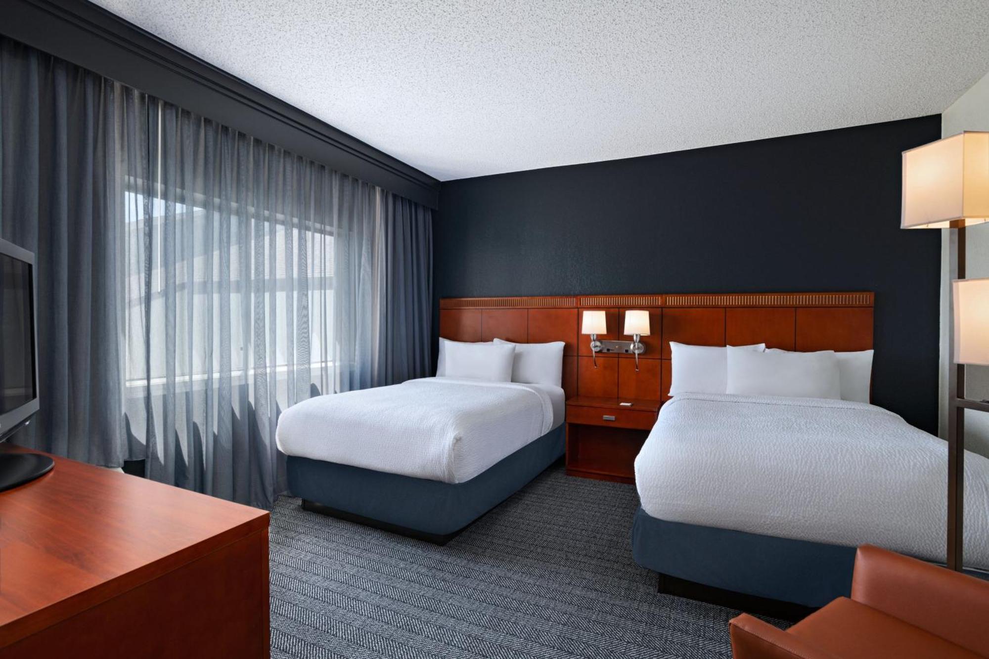 Courtyard By Marriott Dallas Arlington Entertainment District Εξωτερικό φωτογραφία