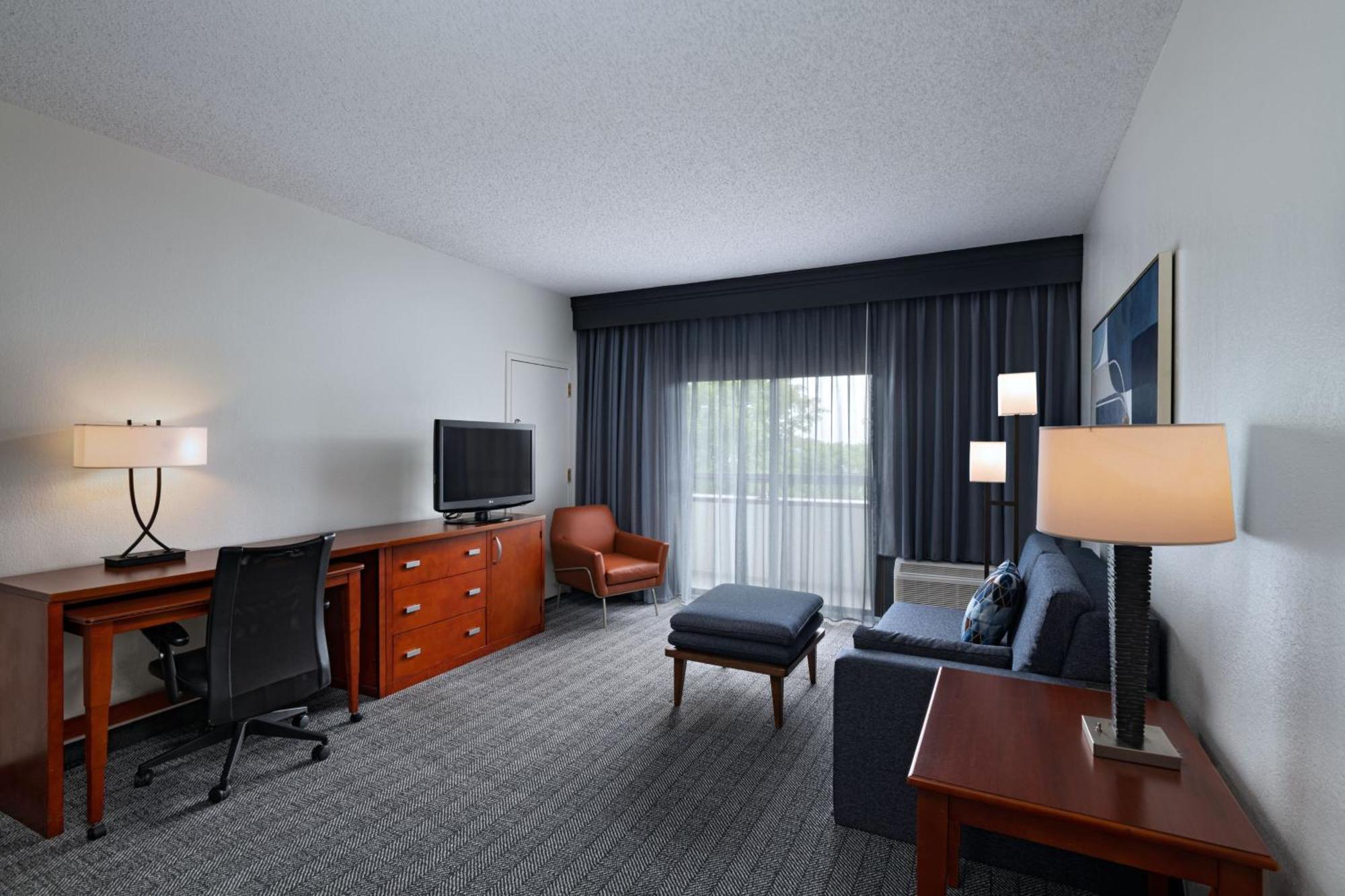 Courtyard By Marriott Dallas Arlington Entertainment District Εξωτερικό φωτογραφία