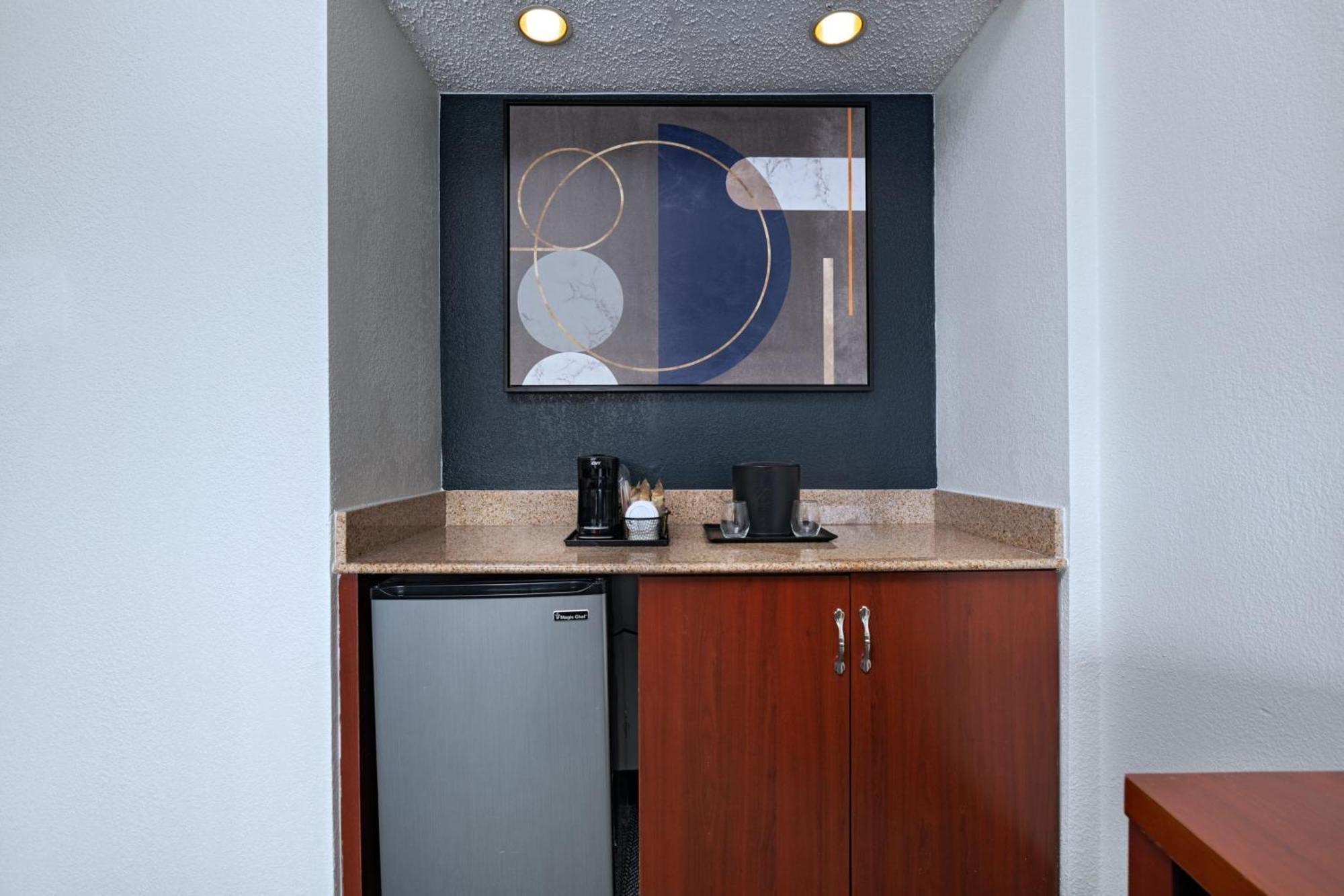 Courtyard By Marriott Dallas Arlington Entertainment District Εξωτερικό φωτογραφία