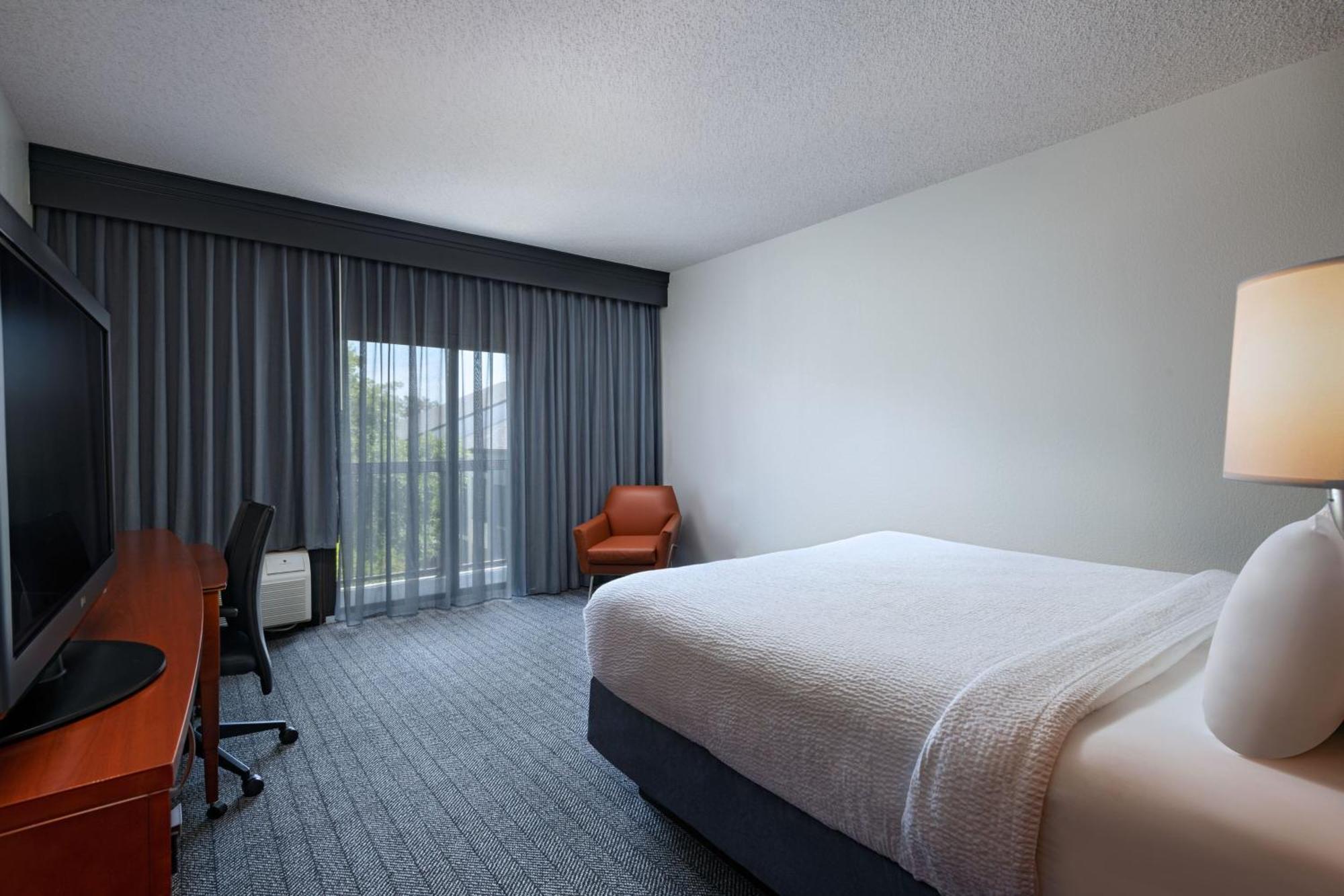 Courtyard By Marriott Dallas Arlington Entertainment District Εξωτερικό φωτογραφία