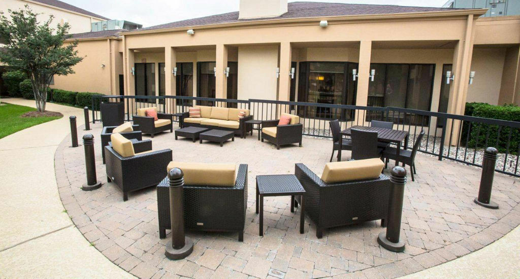 Courtyard By Marriott Dallas Arlington Entertainment District Εξωτερικό φωτογραφία