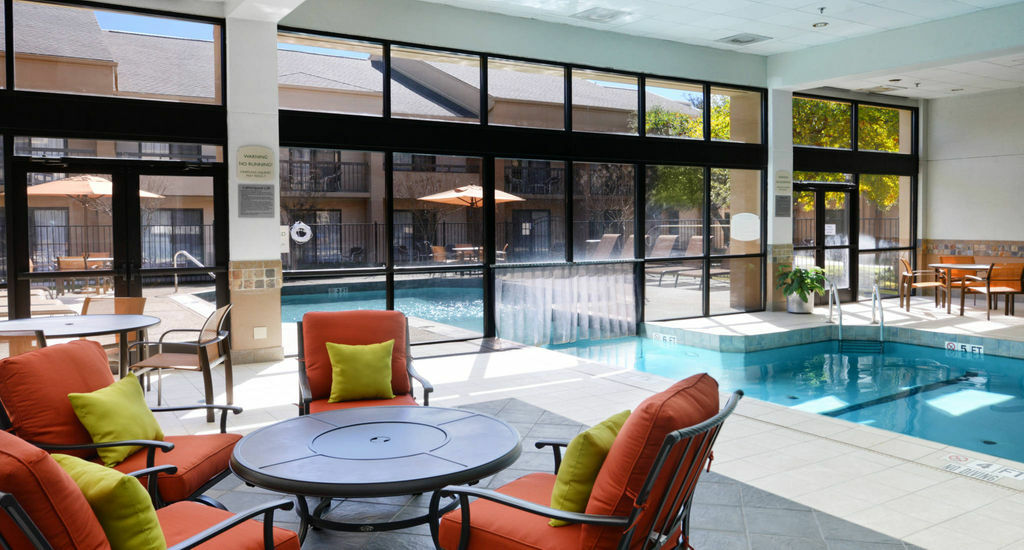 Courtyard By Marriott Dallas Arlington Entertainment District Εξωτερικό φωτογραφία